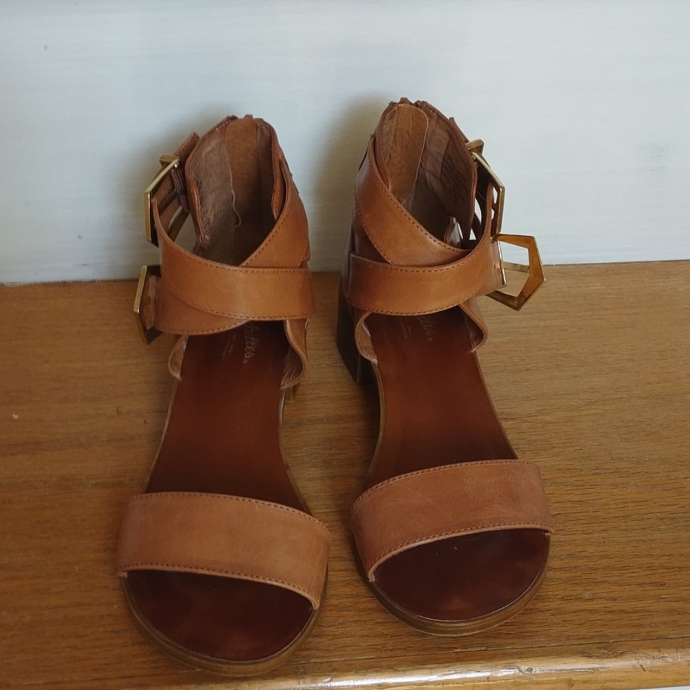 Sandals - Picture 2 of 3